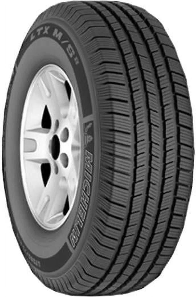 265/70R17 113T All-Season Light Truck Tire