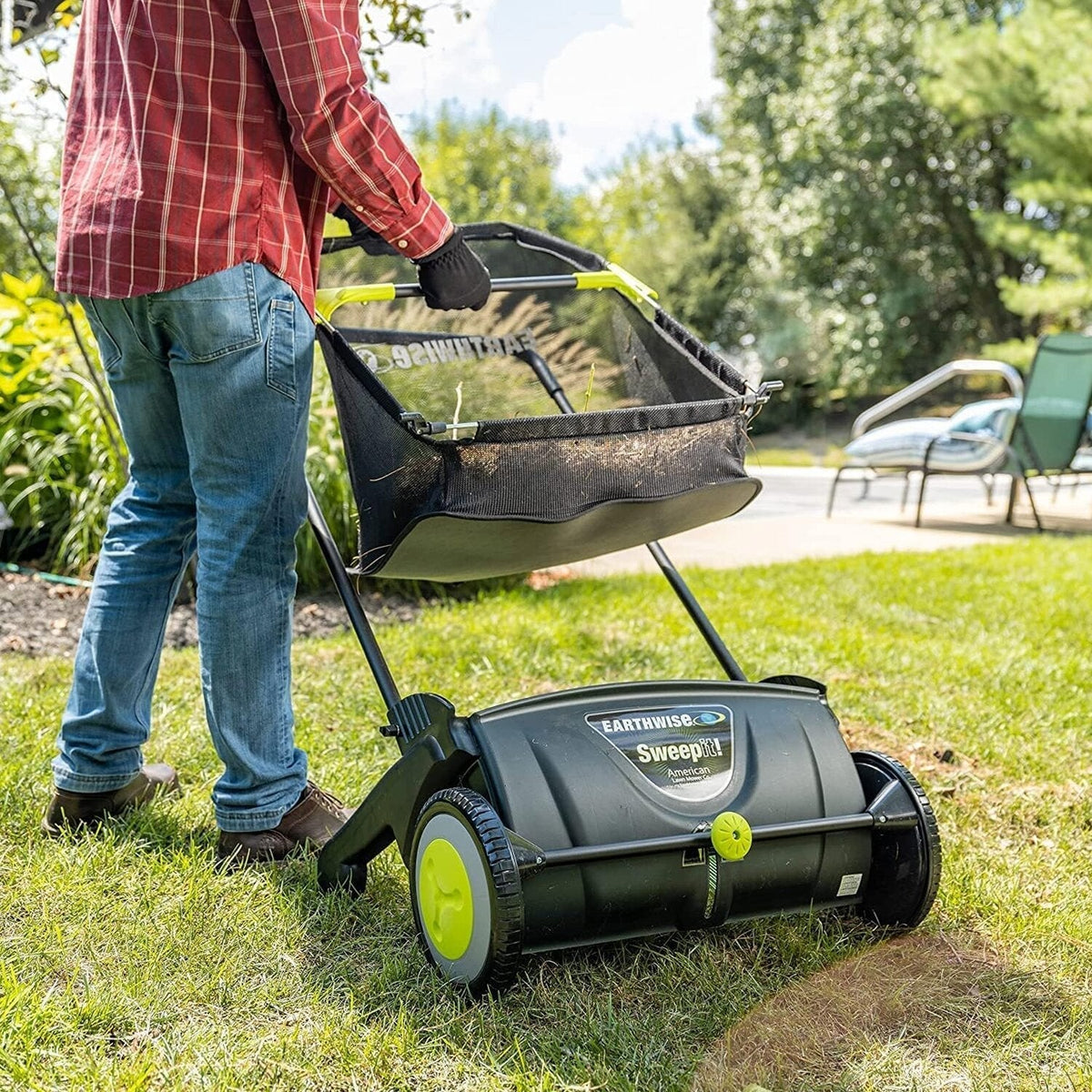 21-Inch Leaf And Grass Push Lawn Sweeper, Black